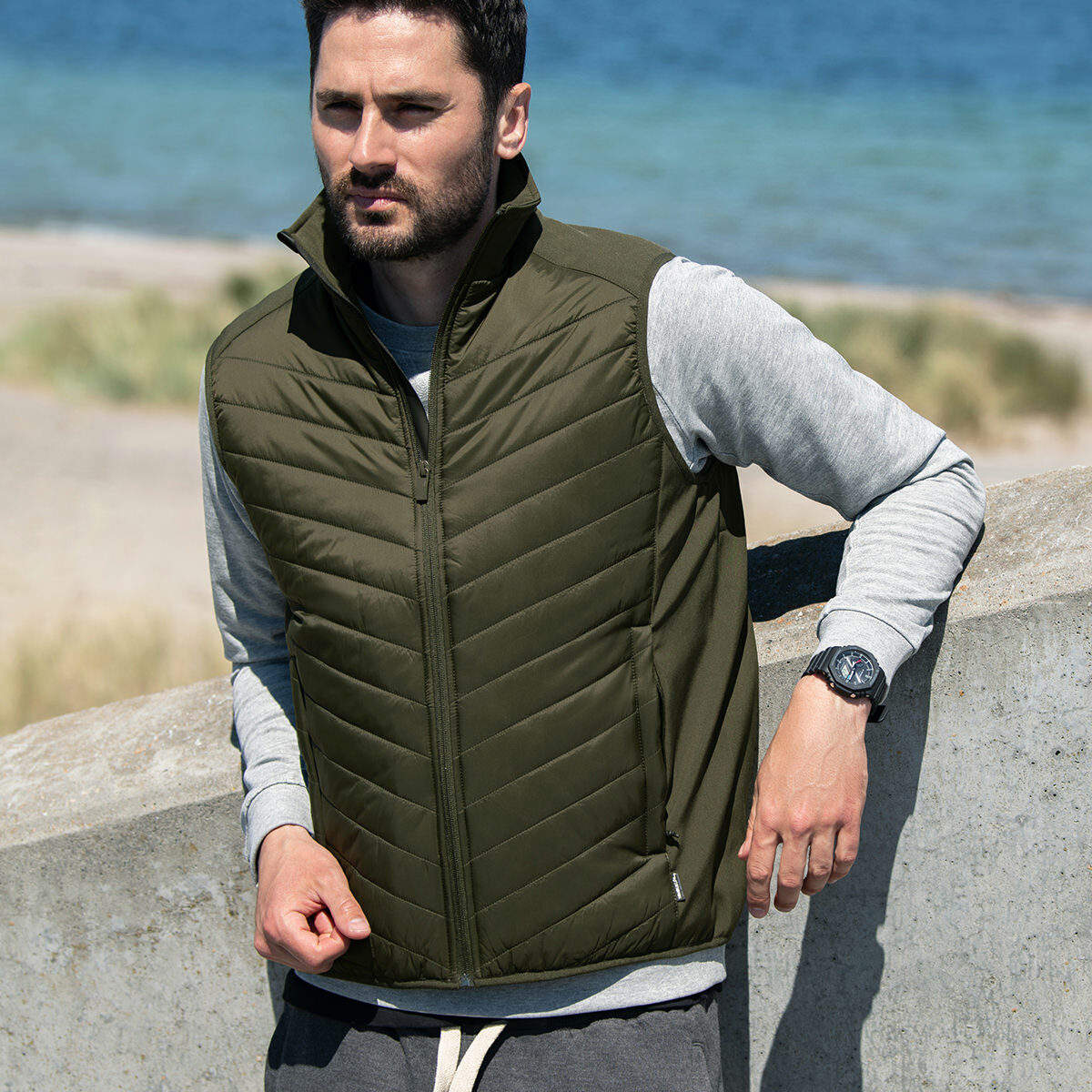 Benton  versatile hybrid vest