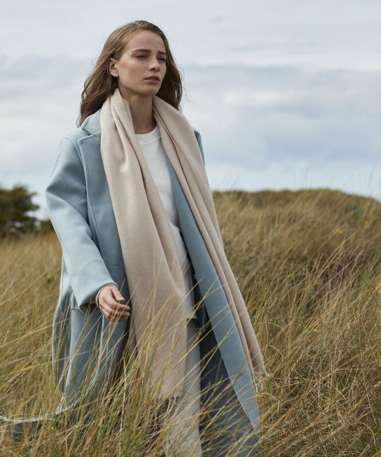 Alternative view of Beechfield Classic woven scarf BC500