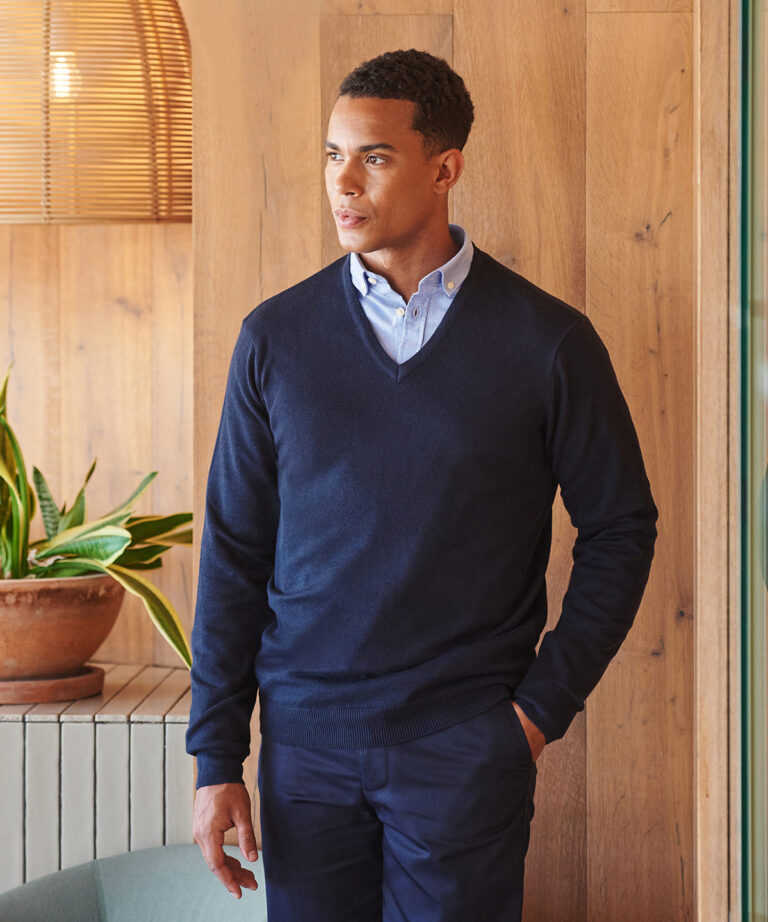 Henbury 12 gauge v neck jumper HB720